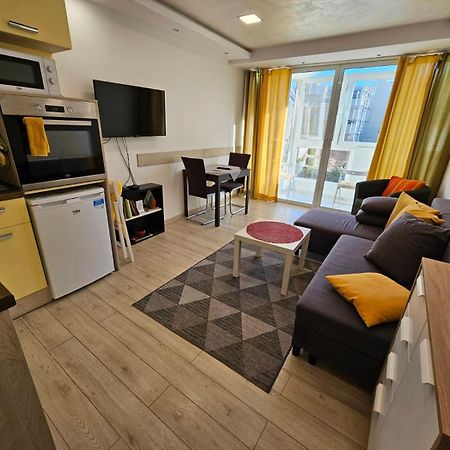 Данделион Apartment Бургас Екстериор снимка